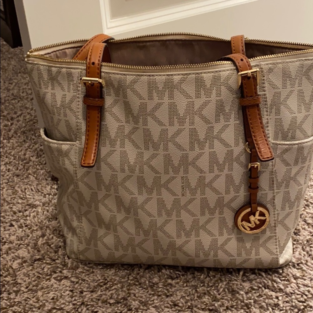 Michael Kors jet set east west top zip tote